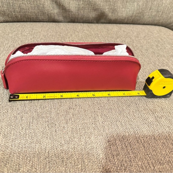 💄 Bally Makeup Travel Bag with Gift Box (Burgundy) - Picture 6 of 9